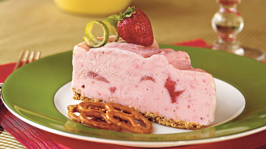 नुकीला Strawberry-Lime Ice-Cream Pie