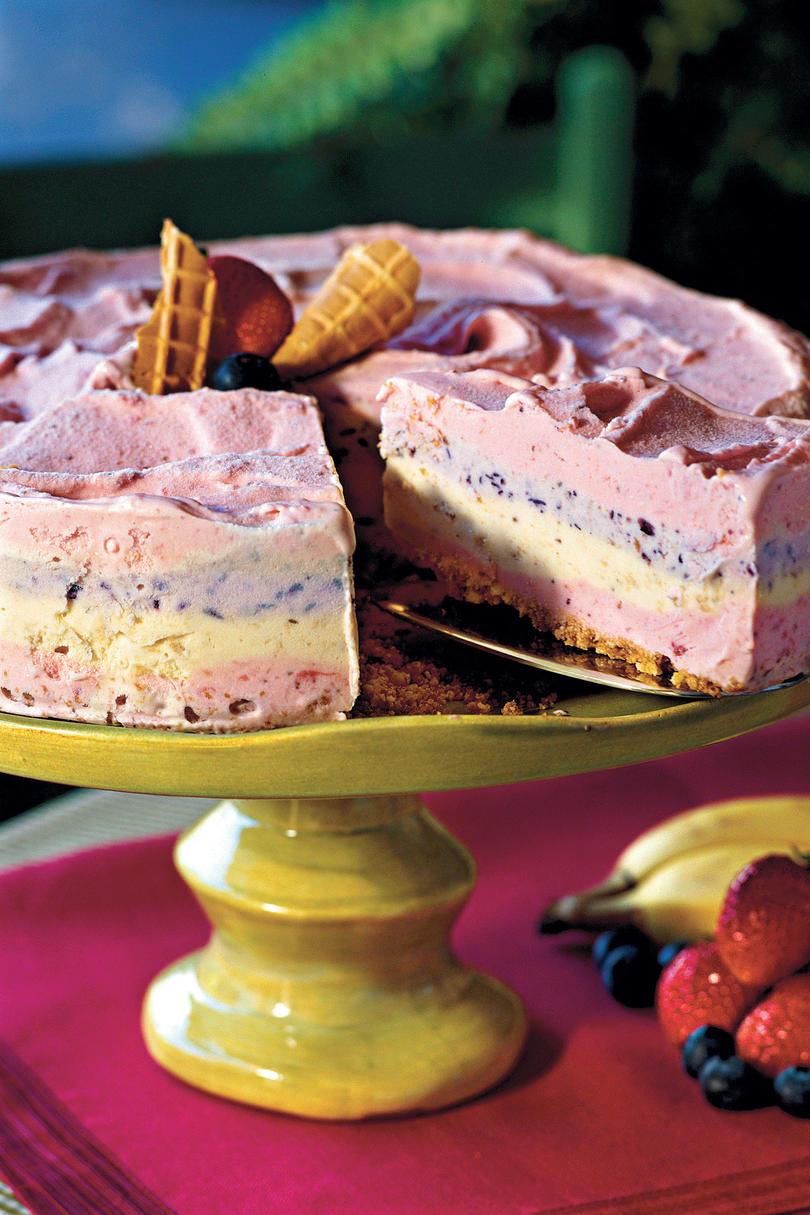 स्ट्रॉबेरी Smoothie Ice-Cream Pie Recipes