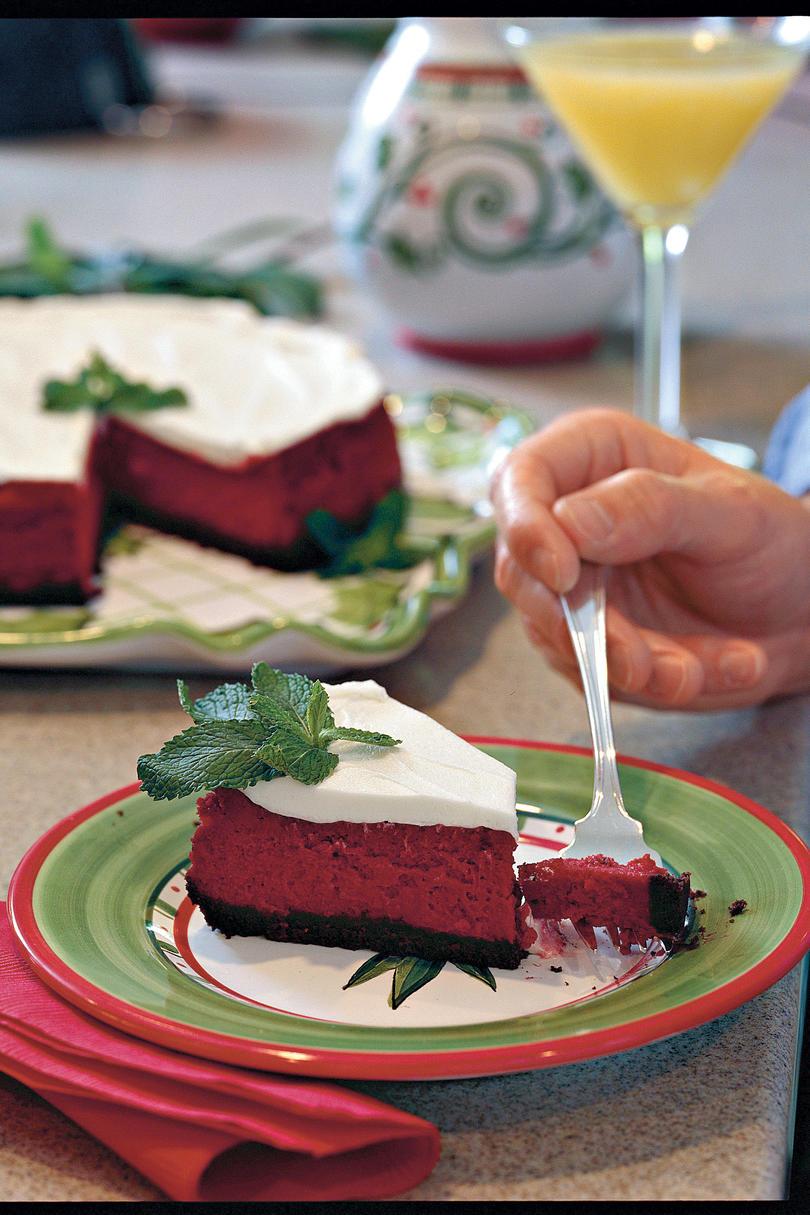 Piros Velvet Cheesecake