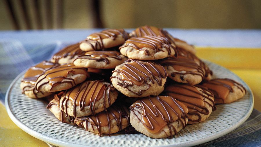श्रेष्ठ Cookies Recipes: Peanut Butter-Toffee Turtle Cookies Recipes