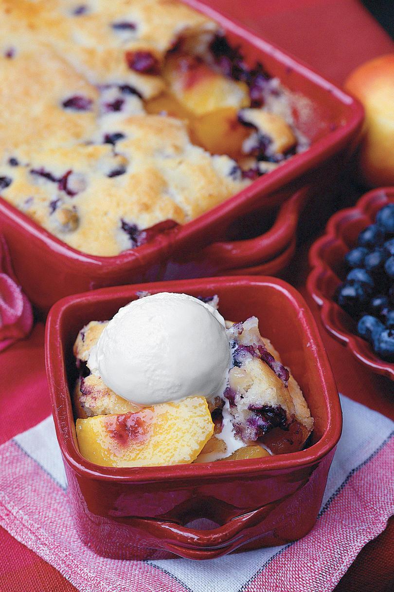Nektariini Cobbler With Blueberry Muffin Crust Recipe