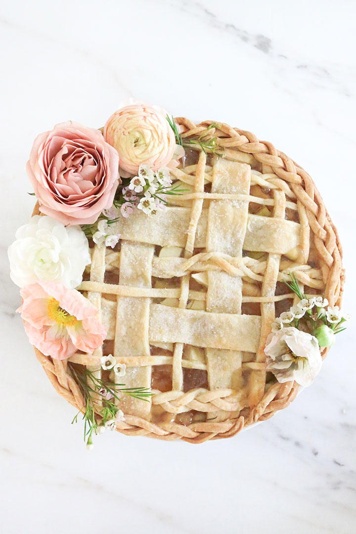 औपचारिक Wedding Pie with Flowers and Lattice Detail