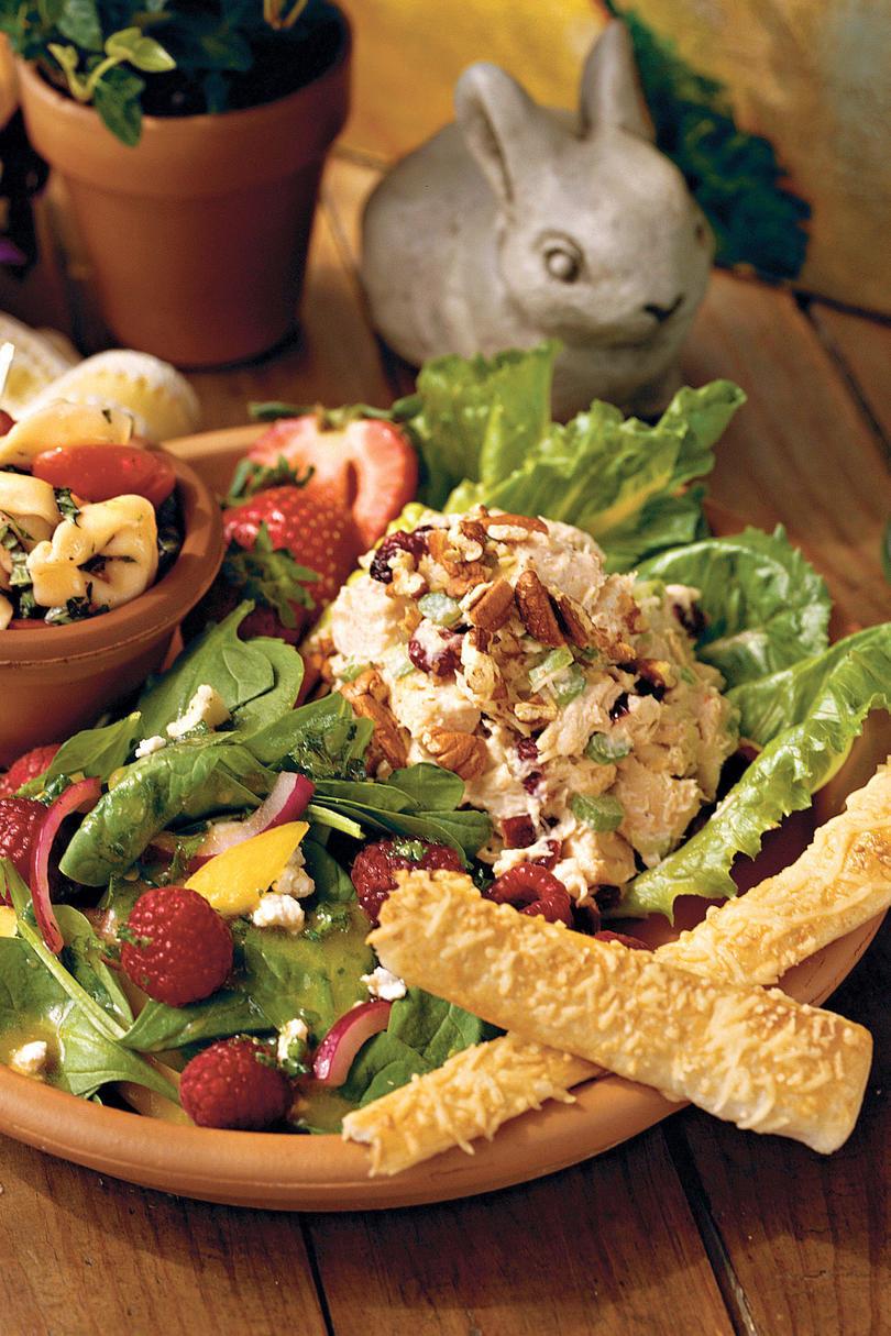 वसंत Salad Recipes: Honey Chicken Salad and Tropical Spinach Salad
