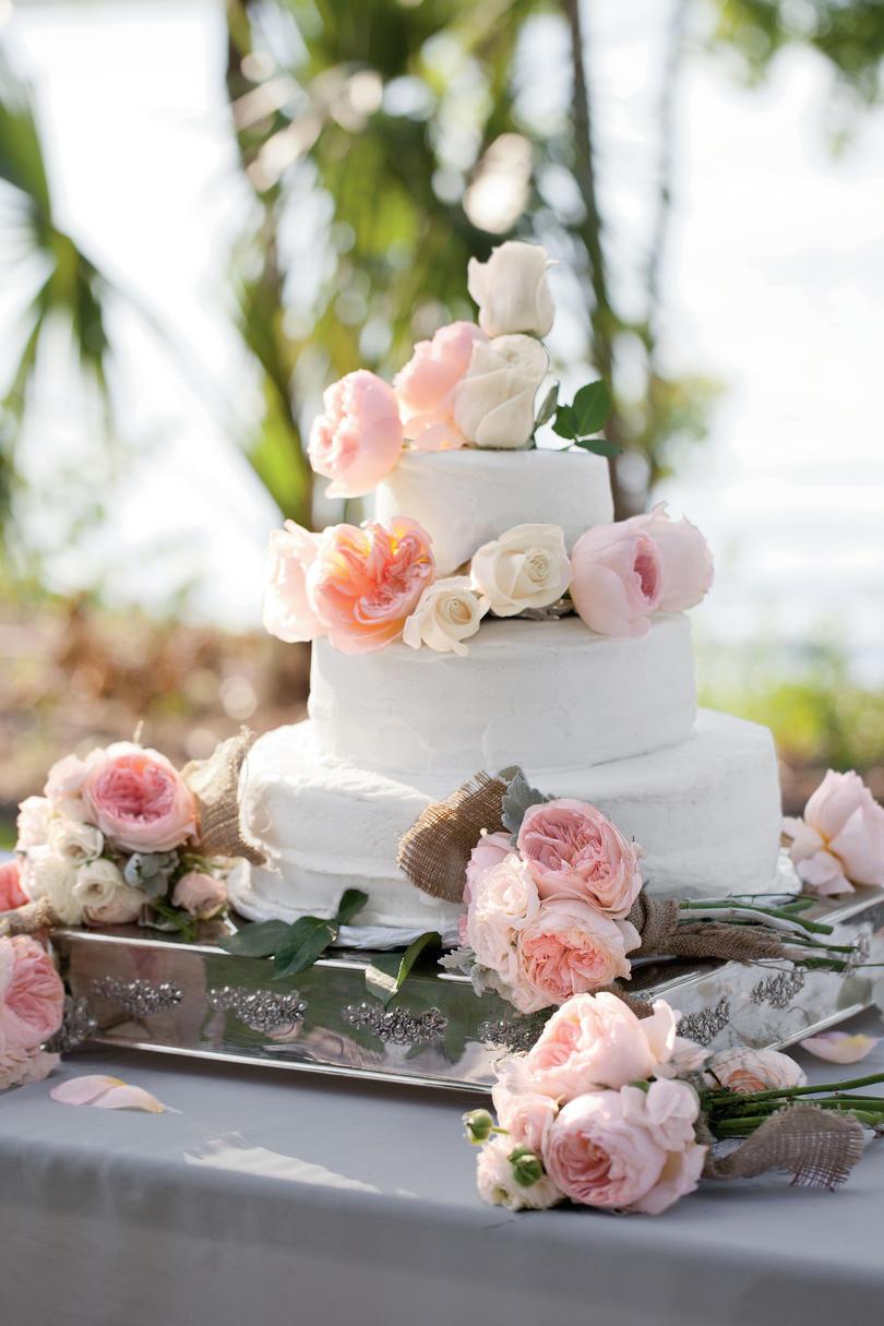 बगीचा Rose Wedding Cake 
