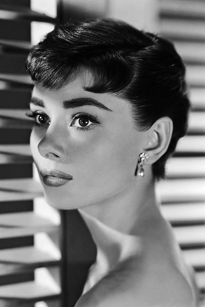 Audrey Hepburn’s Boyish Crop 