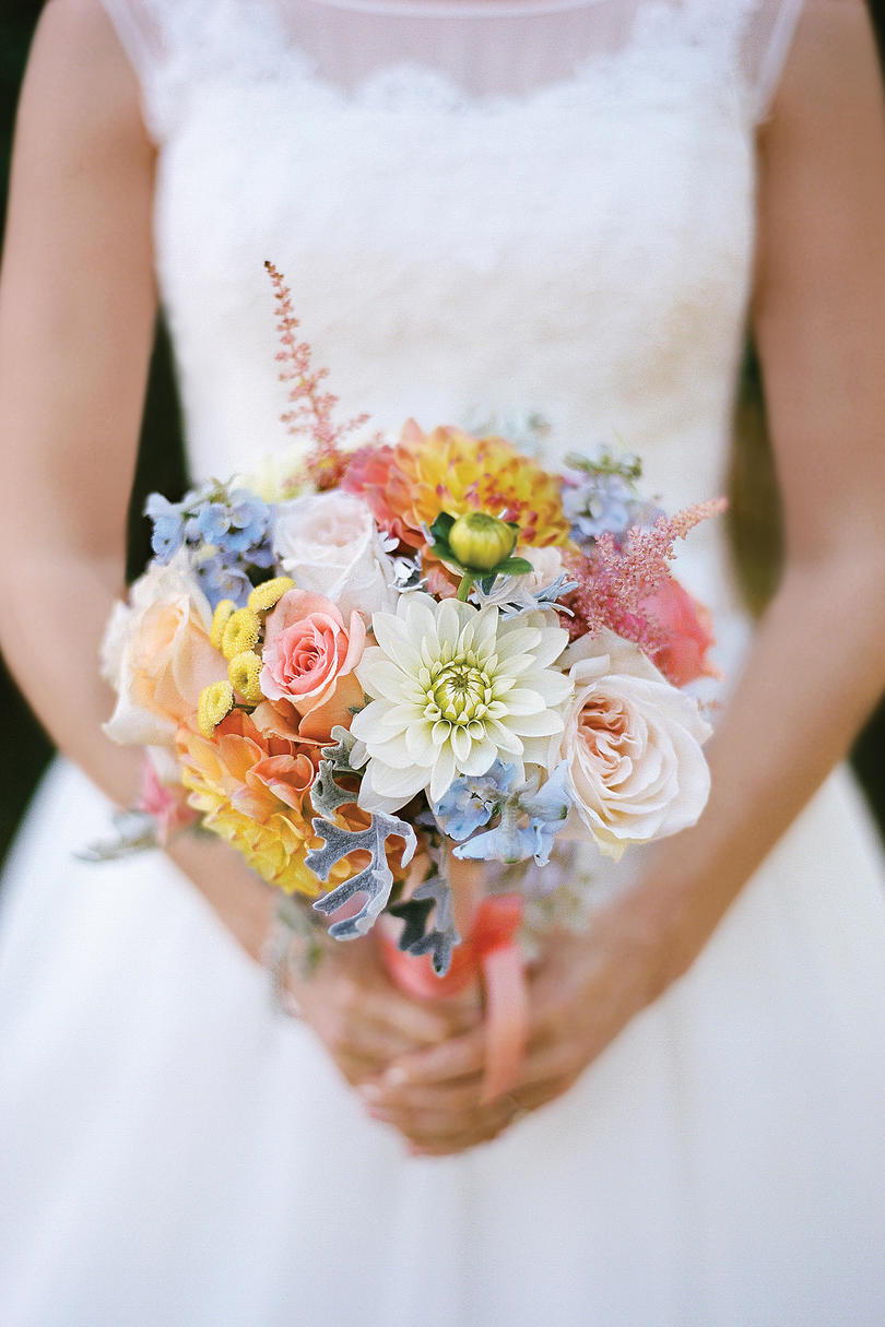 सुंदर Wedding Flowers by Season