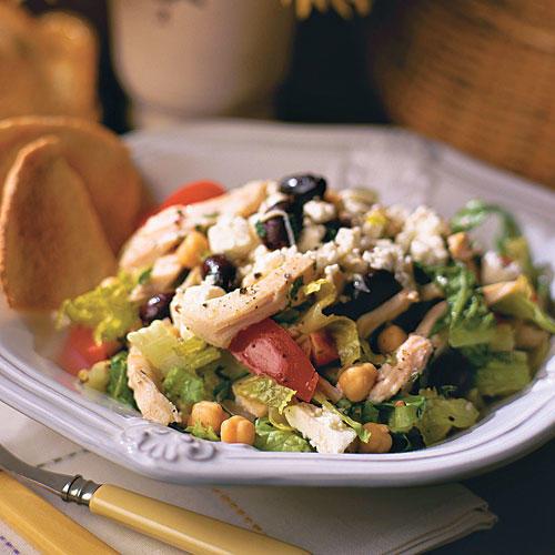 स्वस्थ Main Dish Salad Recipes: Greek Chicken Salad 
