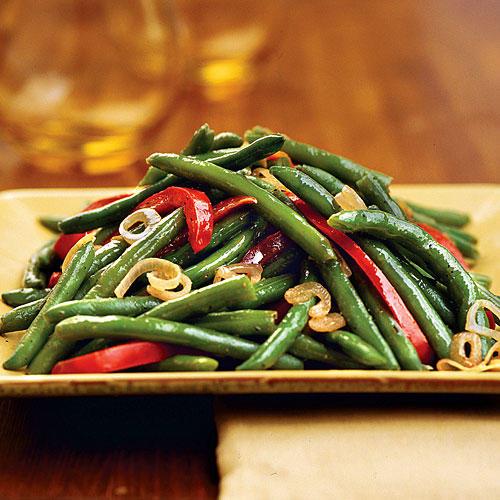 Hálaadás Dinner Side Dishes: Green Beans With Shallots and Red Pepper Recipes