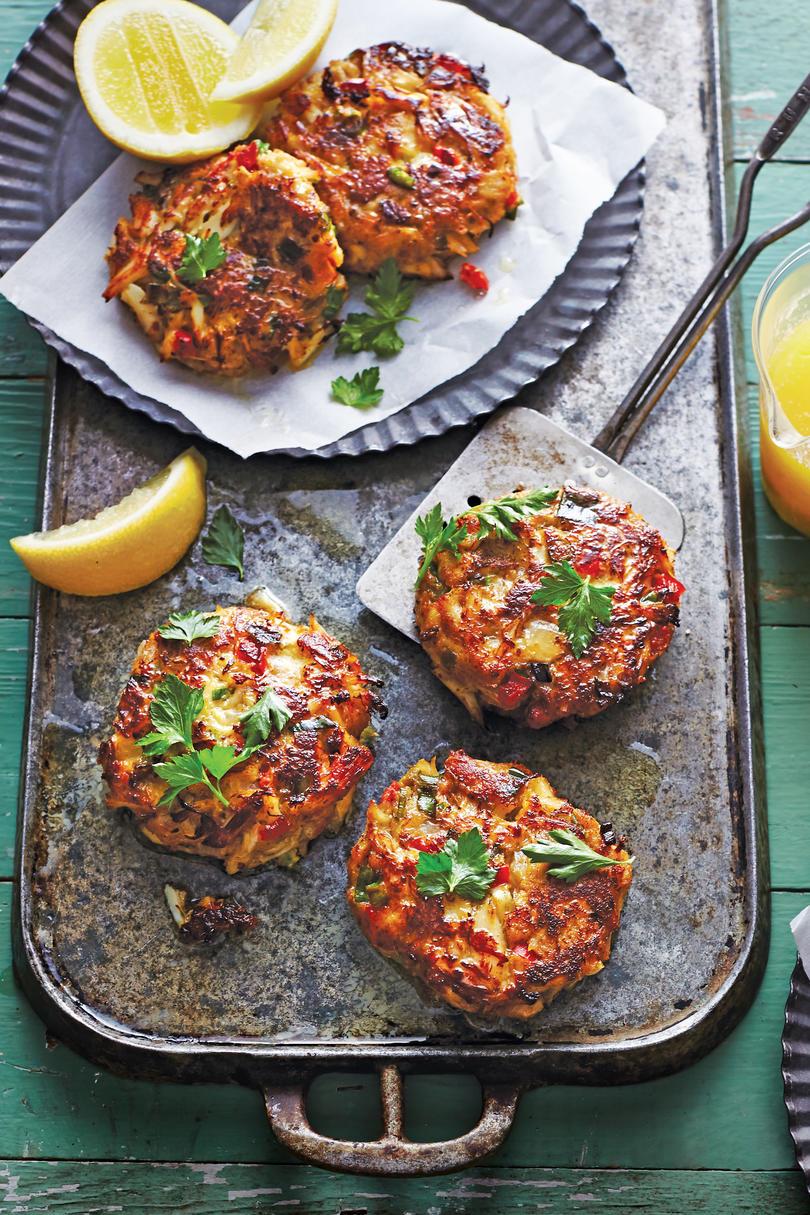 खाड़ी Crab Cakes with Lemon Butter