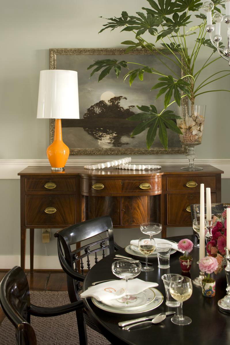 चार्ल्सटन Home Dining Room: Include a Sideboard