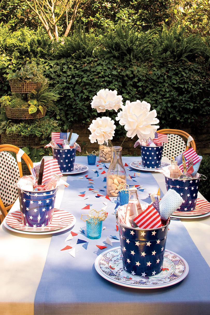 All-American Party: Table Setting