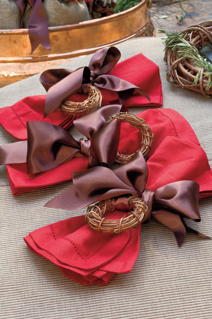 क्रिसमस Decorating Ideas: Grapevine Napkin Rings