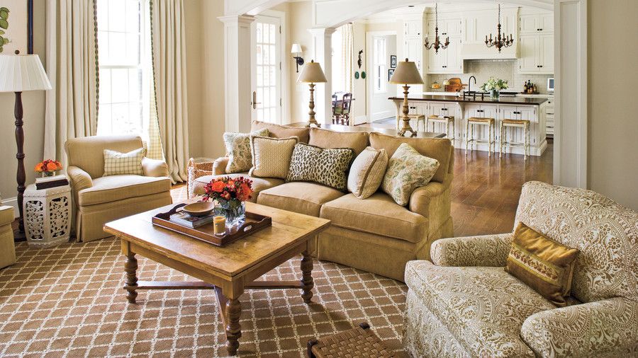 tradtional Southern Family Room