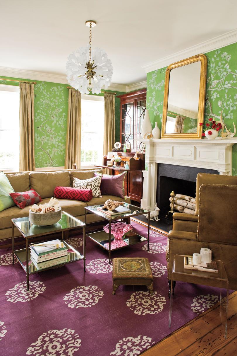 चार्ल्सटन Home: Living Room Blend of Elegance and Comfort