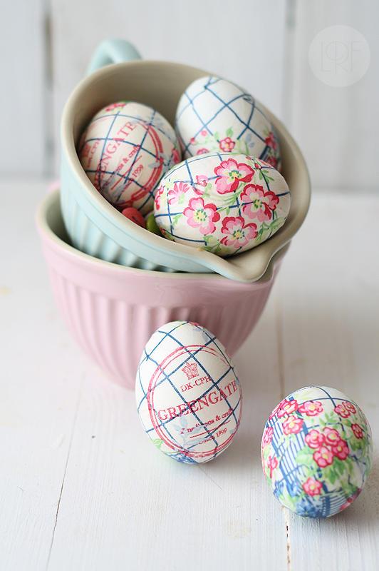 pääsiäinen Eggs Decorated with Napkins that You Can Eat