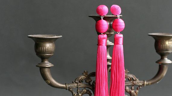 ylimääräinen Long Hot Pink Tassel Clip-On Earrings