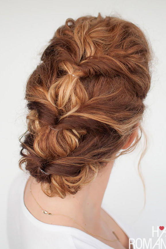 Unutar-Out Ponytail Updo