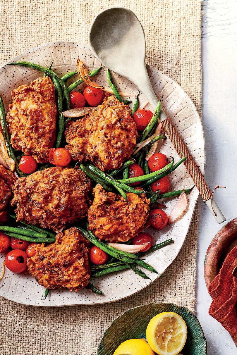 upaljač Pan-Fried Chicken with Green Beans and Tomatoes