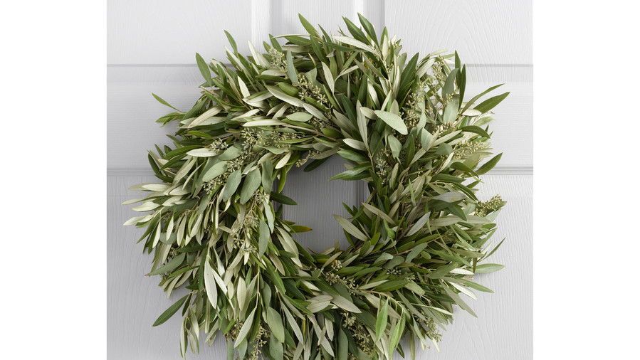 जीना Olive and Eucalyptus Wreath