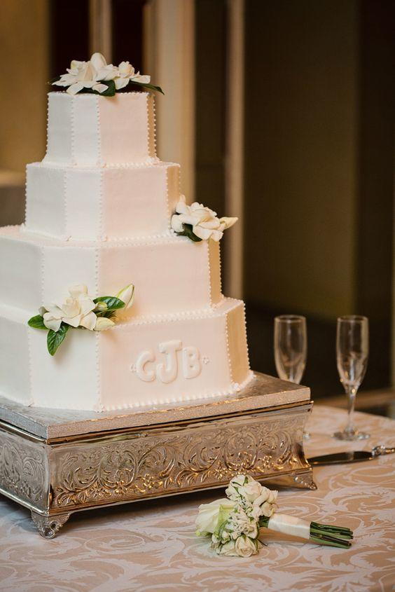 Gardenija and White Wedding Cake