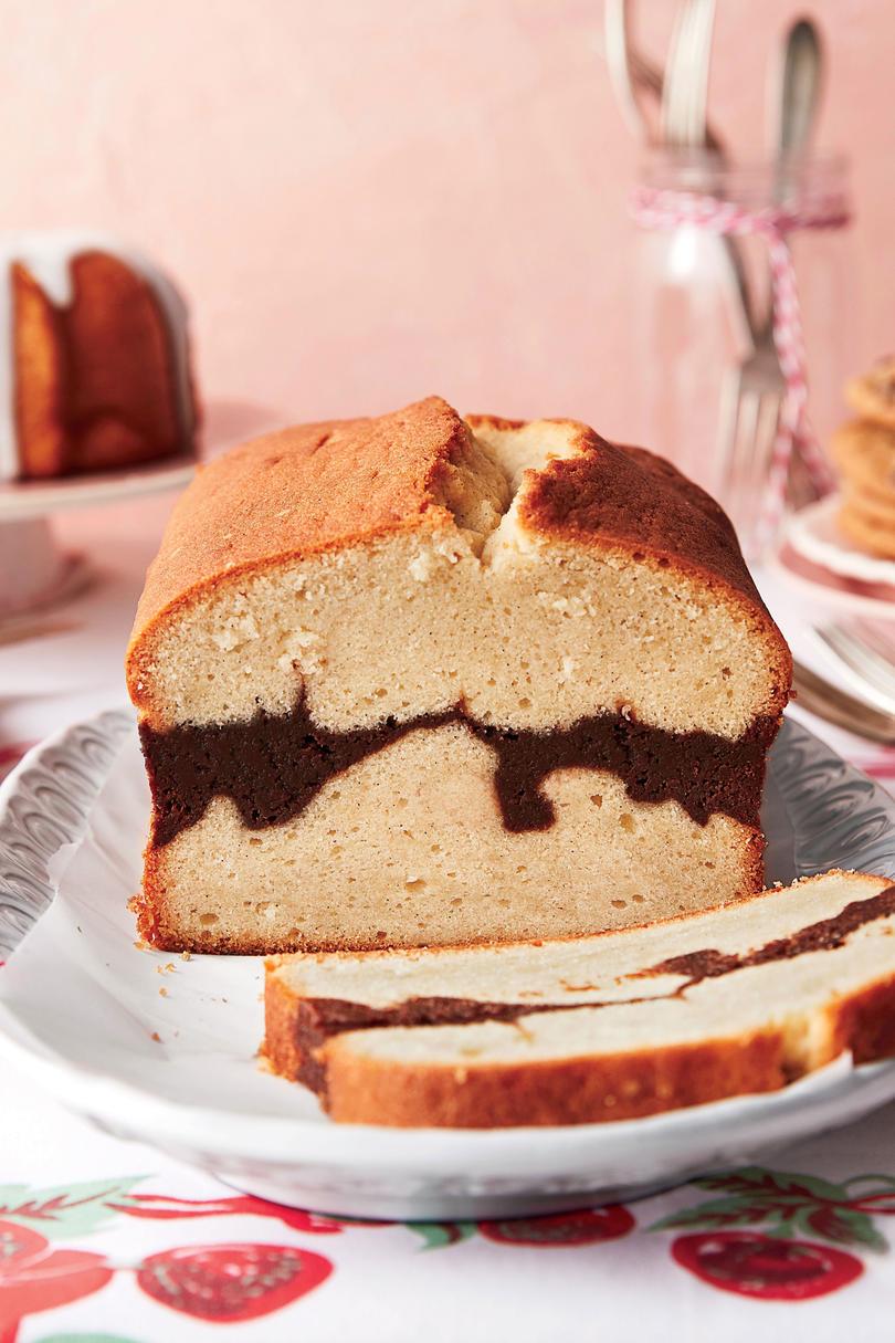 वनीला Bean-Brownie Ripple Pound Cake