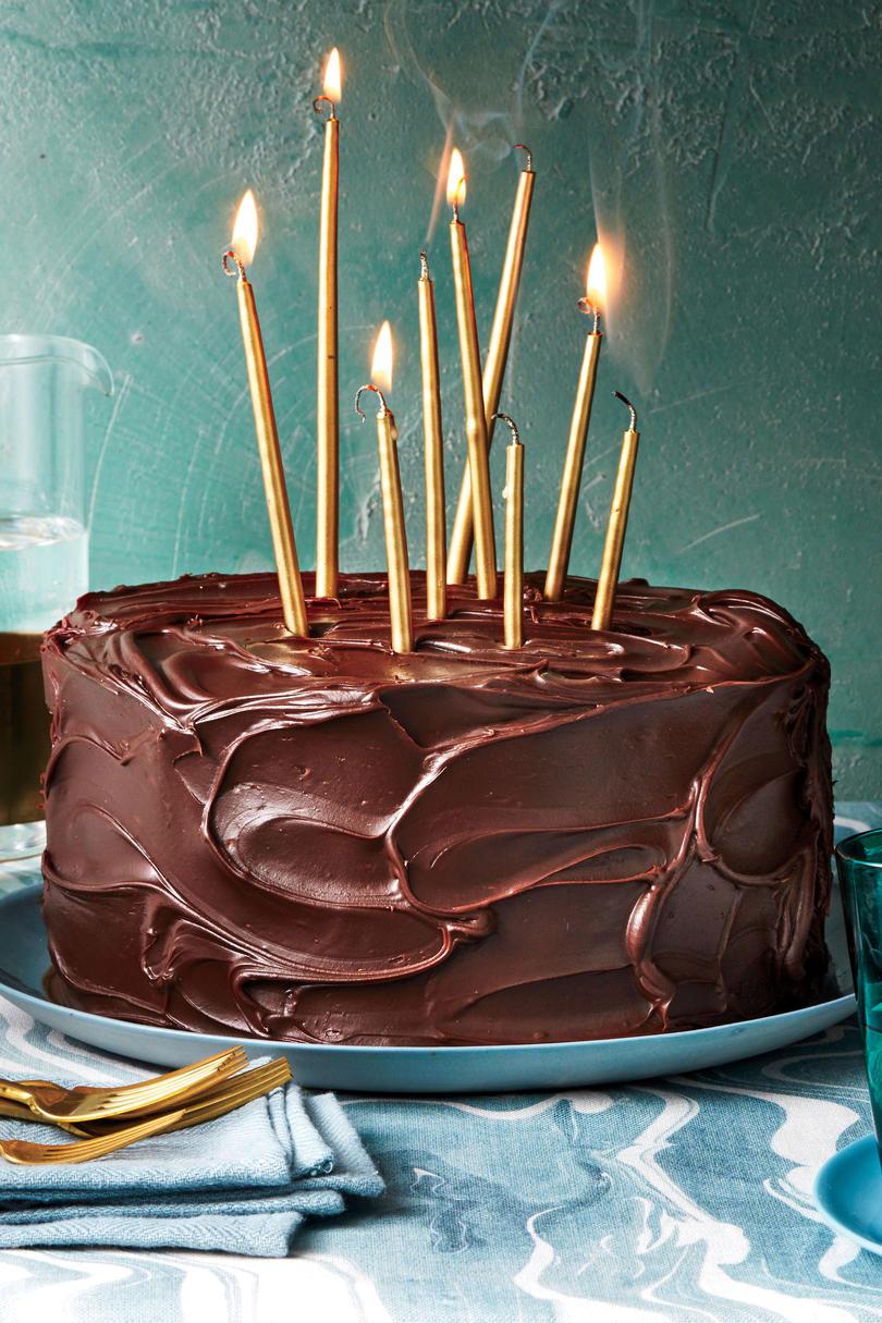 ट्रिपल लेयर Chocolate-Caramel Cake