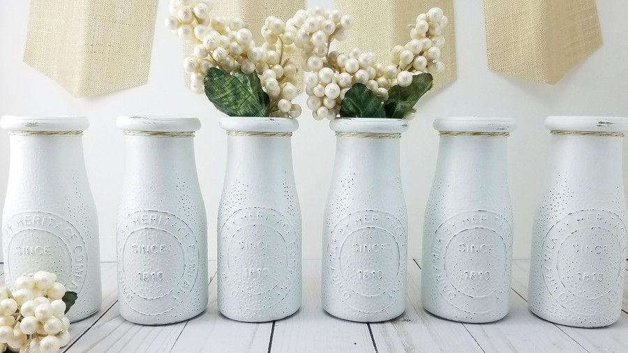 हाथ से रंगी Milk Bottle Vases