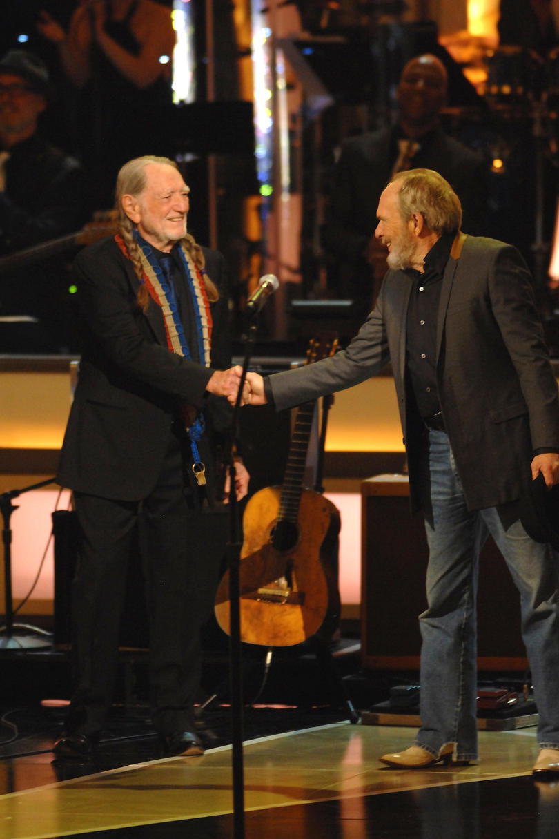 Unohtumaton Country Music Duets Willie Nelson and Merle Haggard