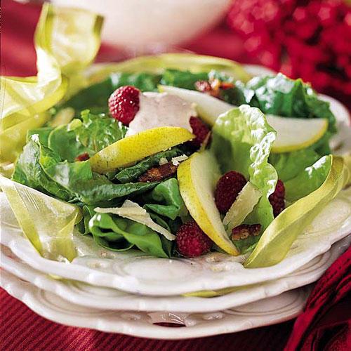 kiitospäivä Dinner Side Dishes: Pear Salad with Raspberry Cream