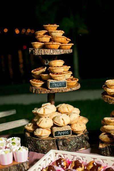 देहाती Pie Tower at Wedding