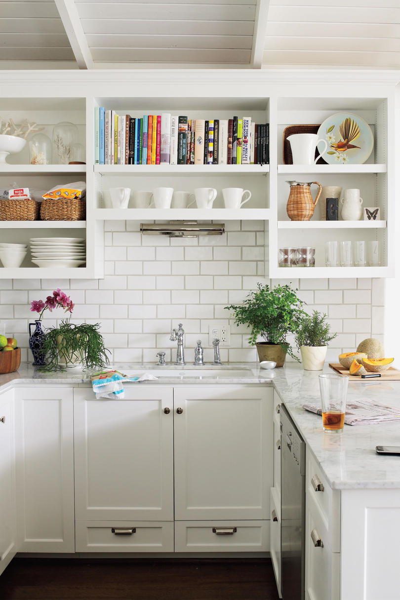 ख्वाब Kitchen Design Ideas: Cookbook Shelf