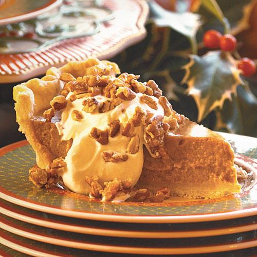 Κολοκύθι Pie with Maple Cream and Sugared Pecans