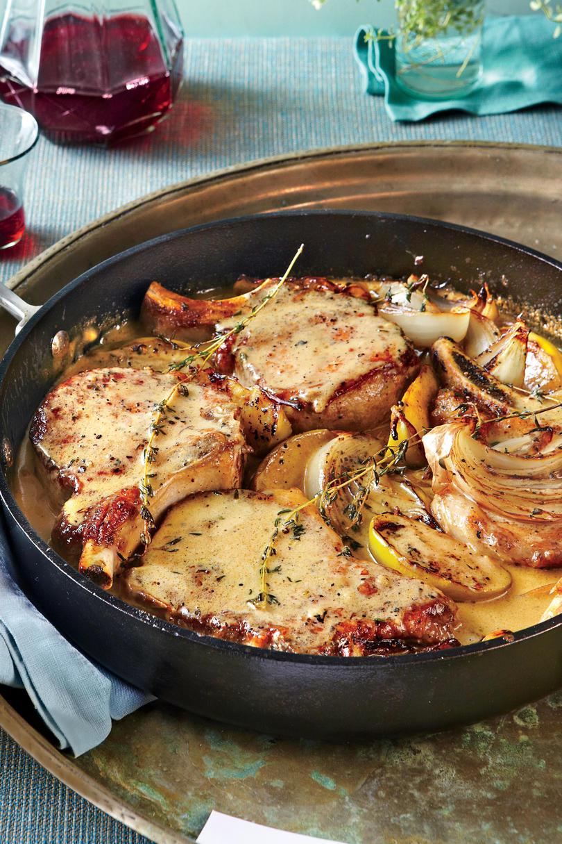 पैन Pork Chops with Apples and Onions