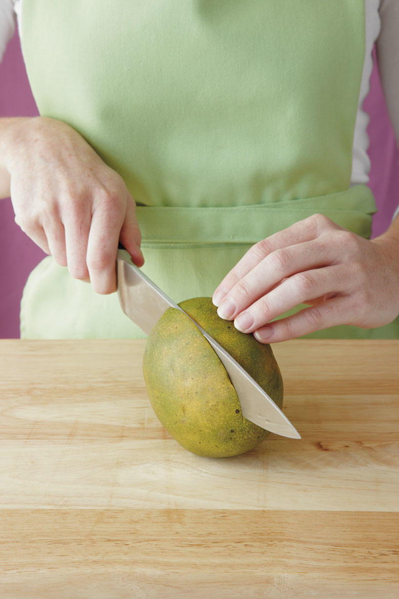 चरण 1: Slice the Mango