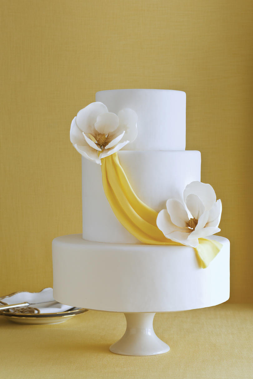 Cukor Magnolia Wedding Cake