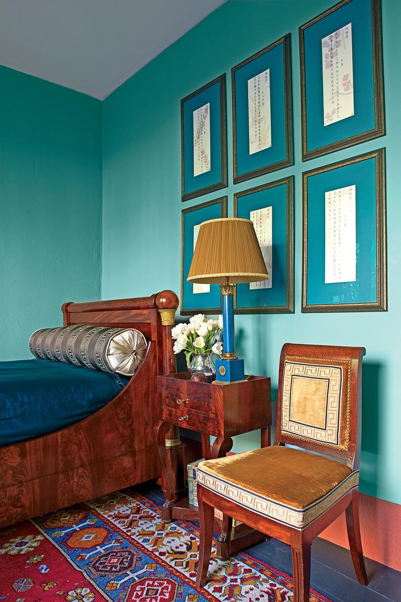 फ़िरोज़ा Blue Small Bedroom
