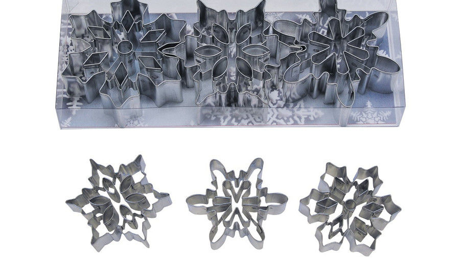 R & M International Snowflake with Cutouts Cookie Cutter Set