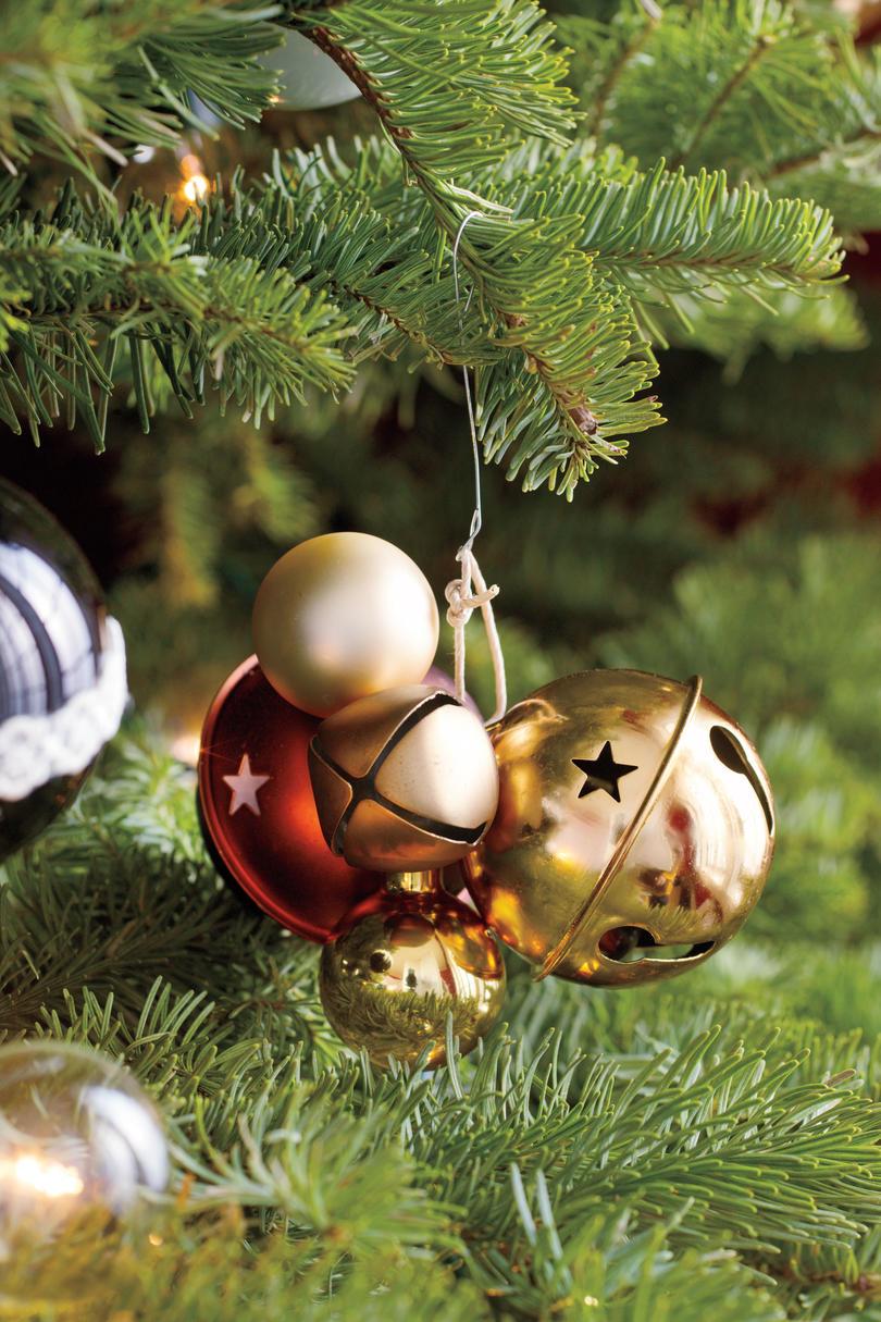 Karácsony Decorating Ideas: Bell Ornaments