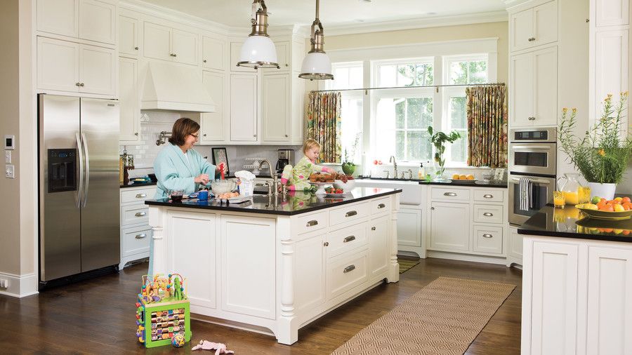 ideje for Southern Homes: Kitchen Cabinet Details