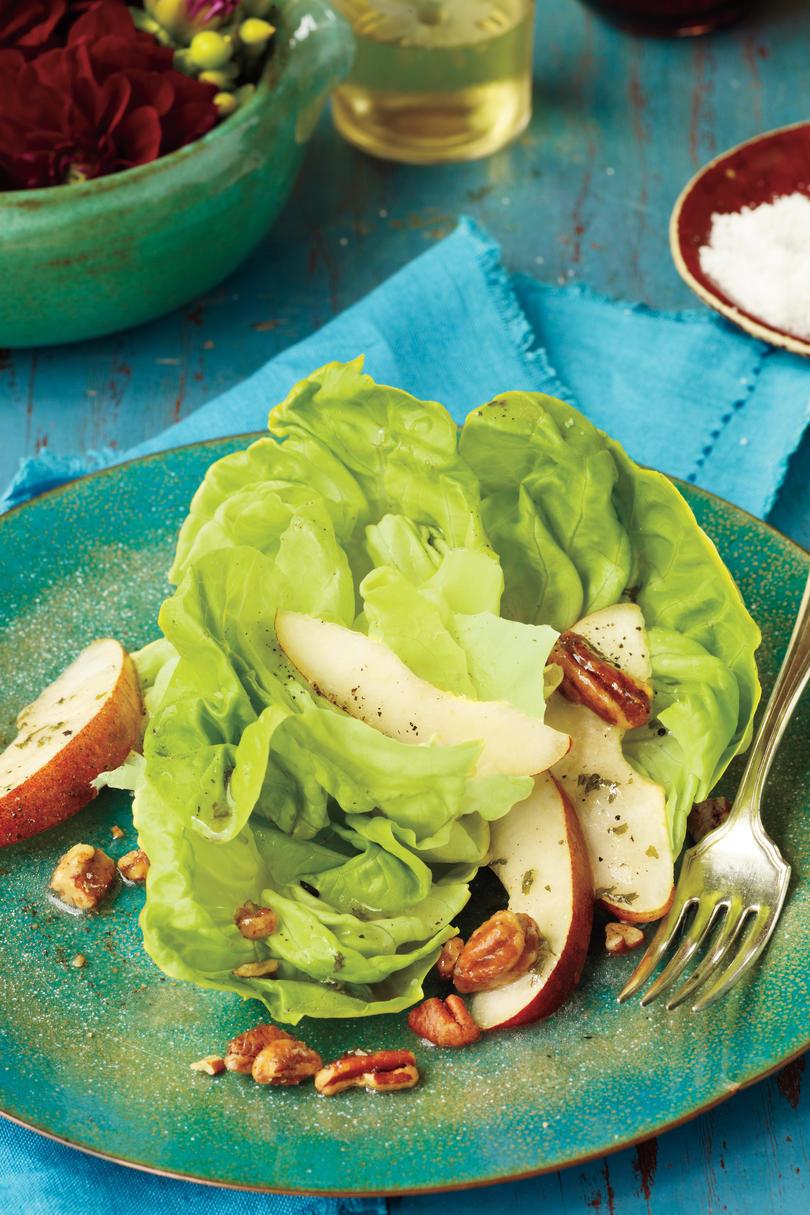 पत्तेदार Greens Salad with Pears