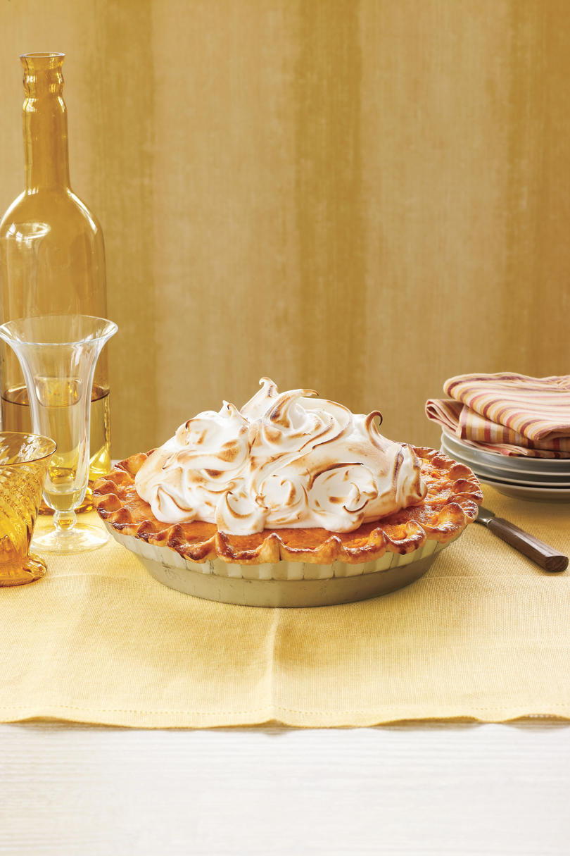 मिठाई Potato Pie with Marshmallow Meringue