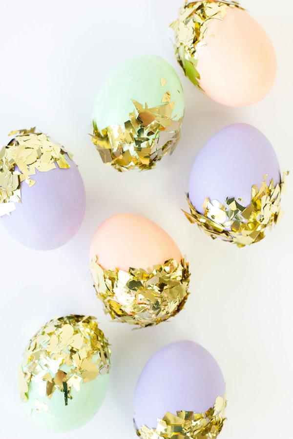 कंफ़ेद्दी Easter Eggs