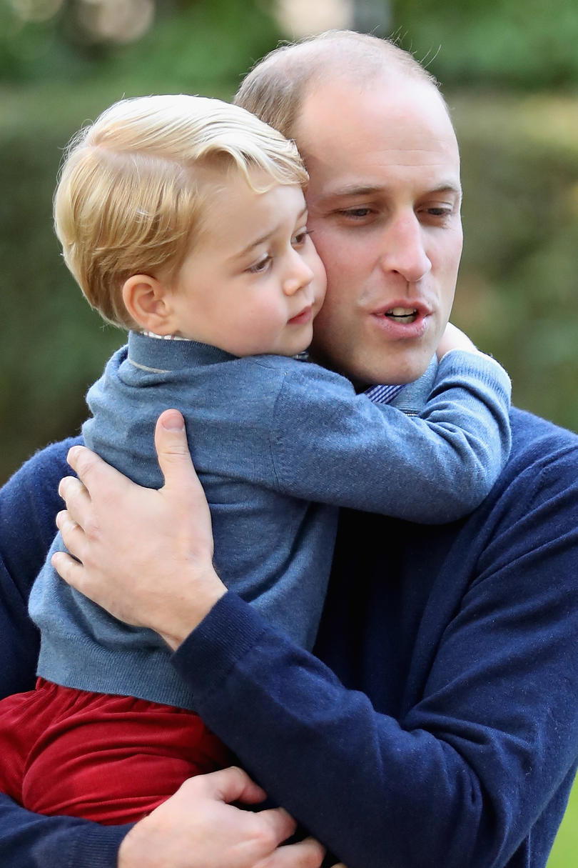हमारी Prince Charming! 15 Adorable Photos of George Sweet Father Son Hug