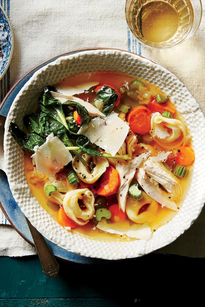 dinde Tortellini Soup with Greens