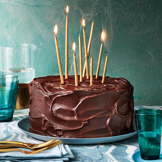 ट्रिपल लेयर Chocolate-Caramel Cake 