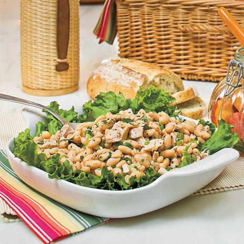 स्वस्थ Main Dish Salad Recipes: White Bean-and-Tuna Salad 